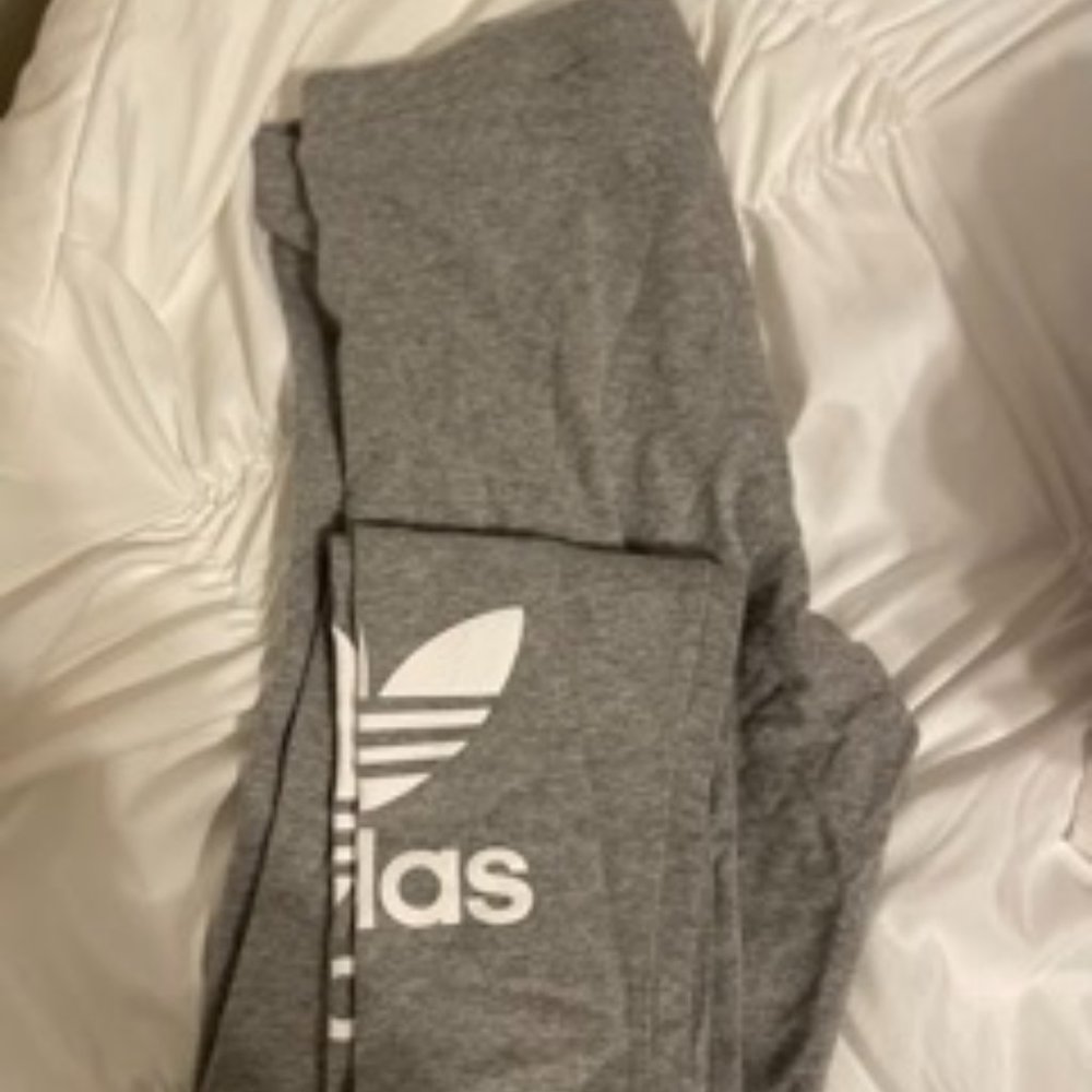 grey leggings